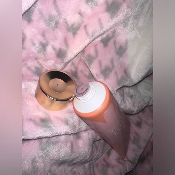 Body lotion - Picture 3 of 3